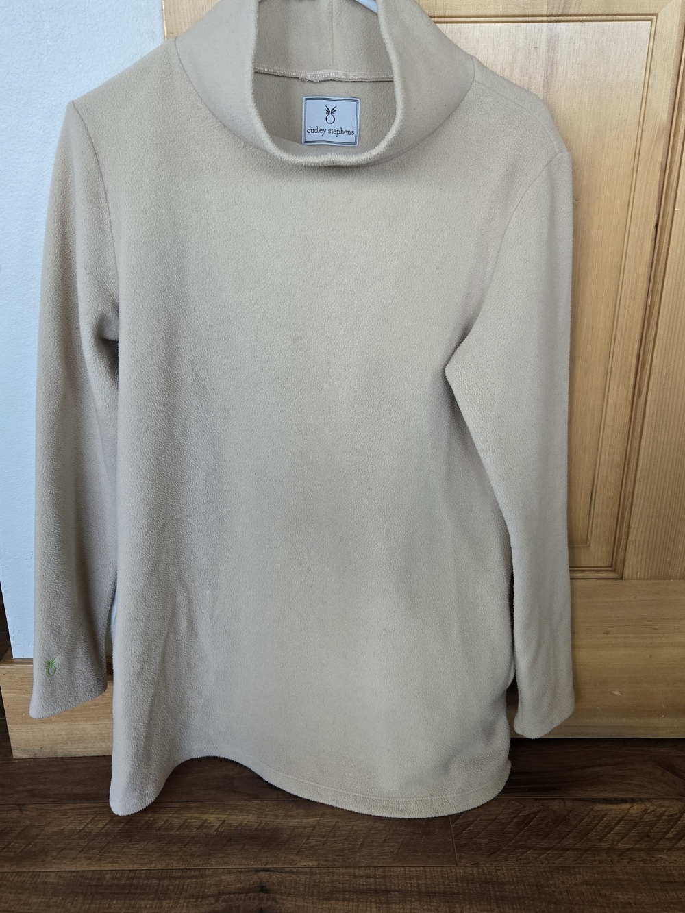 Dudley Stephens Women's Cream Cobble Hill Turtleneck Pullover